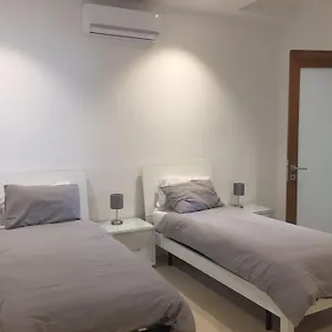 The One - 4 Bedroom St Julian's Appartamento San Giuliano