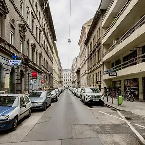 Appartamento O Street 3 Bedroom Stylish, Budapest
