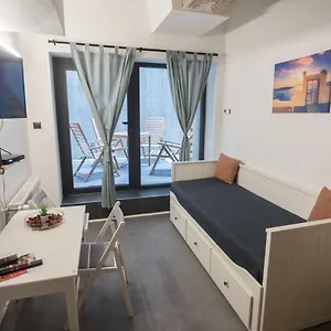 Appartamento Peaceful Basement With Terrace & Free Gym, Budapest
